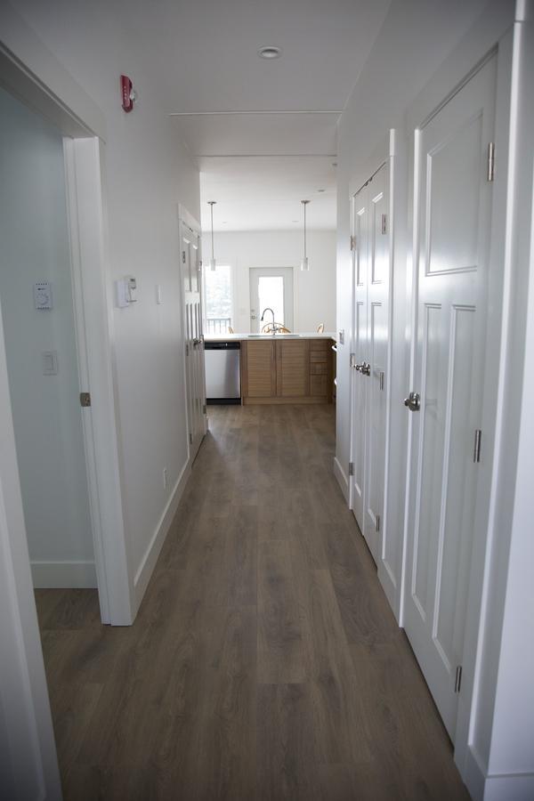 Pacific Point Market And Suites Powell River Exteriör bild