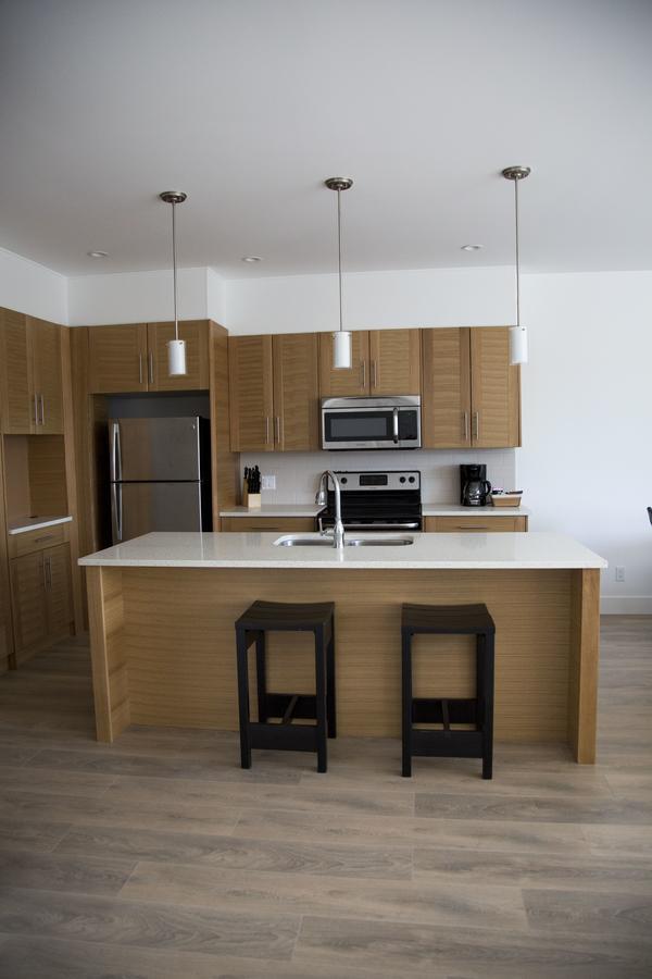 Pacific Point Market And Suites Powell River Exteriör bild